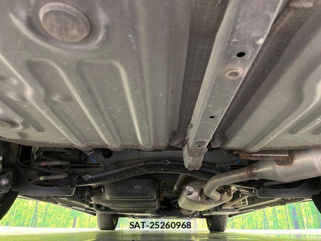 Toyota VOXY HYBRID 2023-07 8832420-18