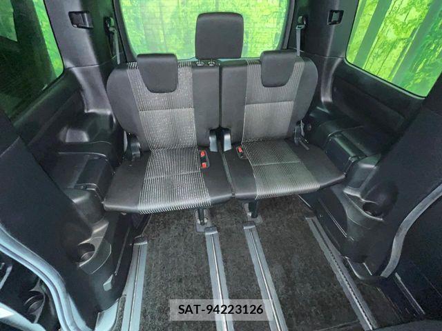 Toyota VOXY HYBRID 2019-01 8832438-10