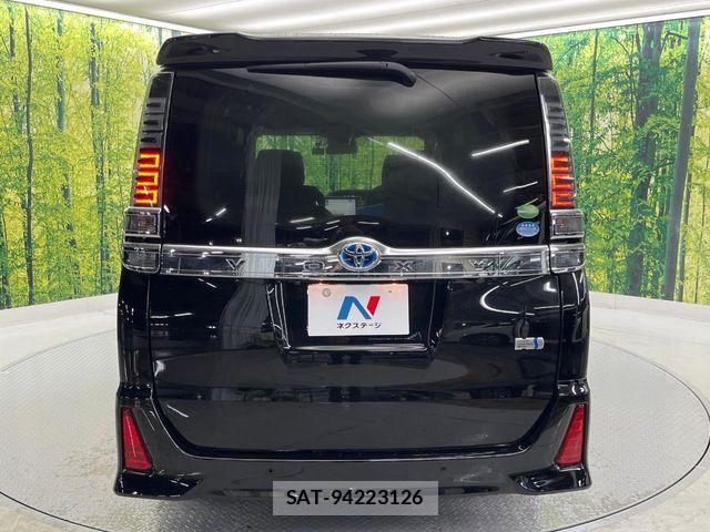 Toyota VOXY HYBRID 2019-01 8832438-15