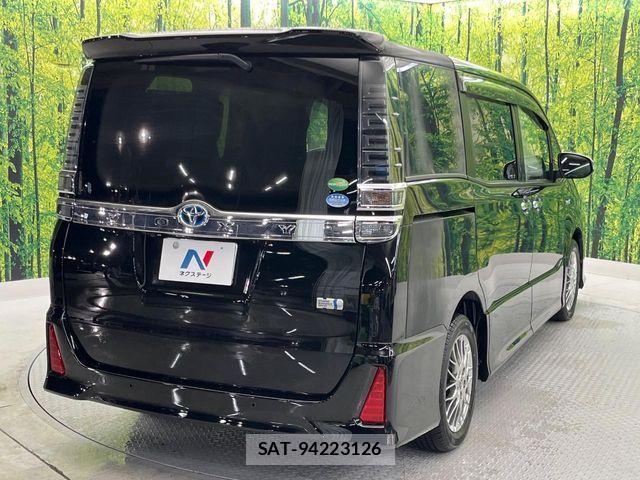 Toyota VOXY HYBRID 2019-01 8832438-17