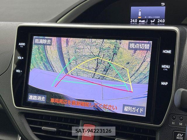 Toyota VOXY HYBRID 2019-01 8832438-5