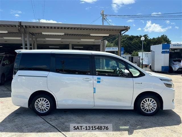Toyota VOXY HYBRID 2015-07 8832459-16