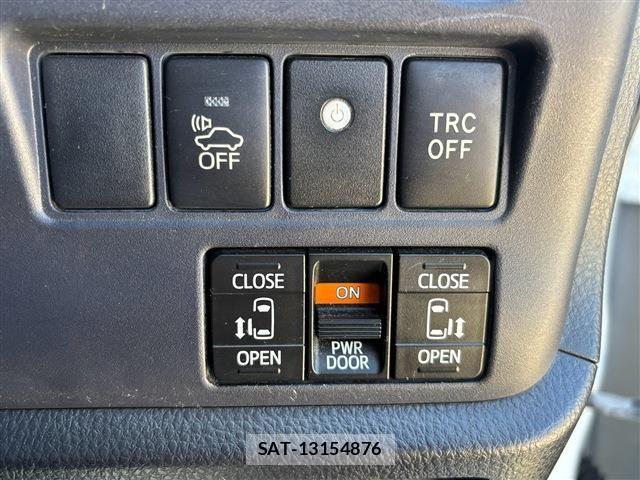 Toyota VOXY HYBRID 2015-07 8832459-21