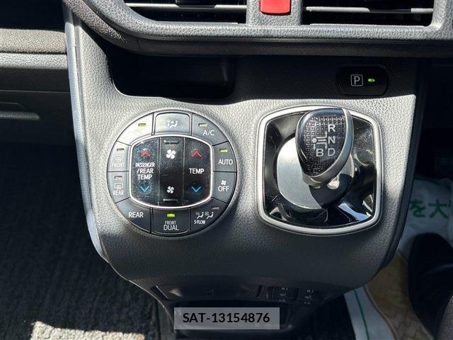 Toyota VOXY HYBRID 2015-07 8832459-26