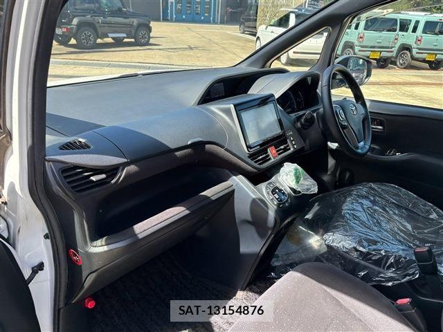 Toyota VOXY HYBRID 2015-07 8832459-3