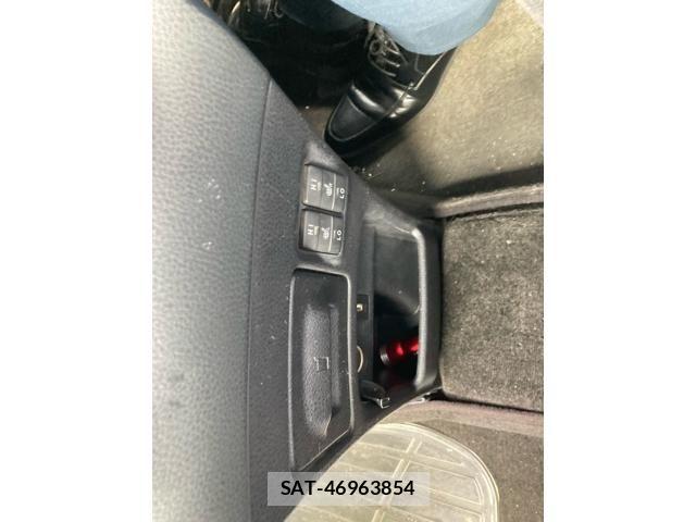 Toyota VOXY HYBRID 2014-04 8832464-18