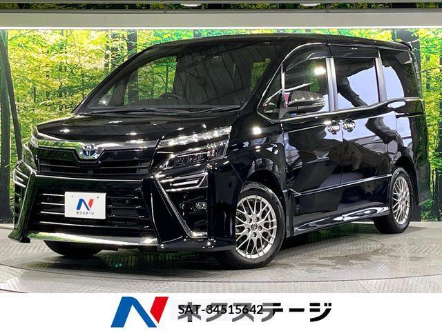 Toyota VOXY HYBRID 2021-12 8832436-0