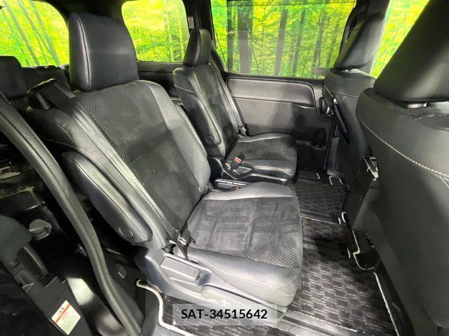 Toyota VOXY HYBRID 2021-12 8832436-9