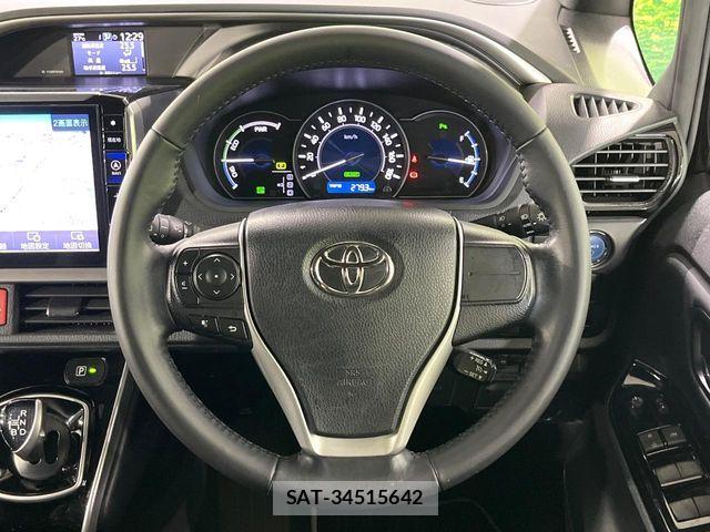 Toyota VOXY HYBRID 2021-12 8832436-11
