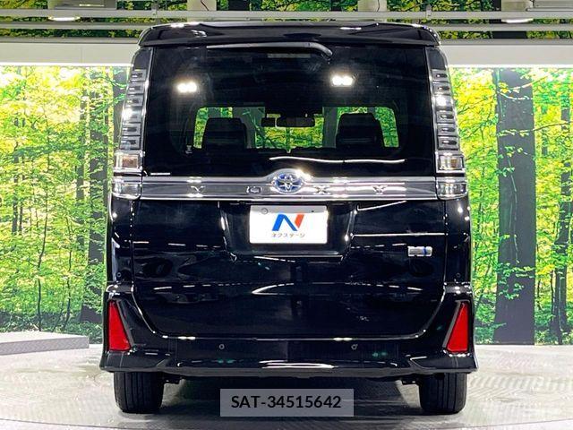 Toyota VOXY HYBRID 2021-12 8832436-15