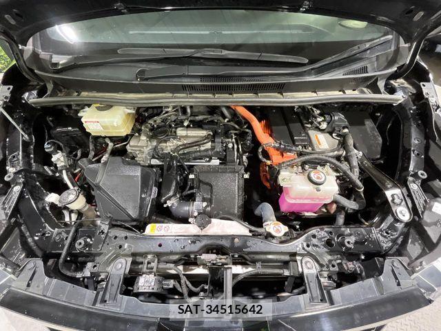 Toyota VOXY HYBRID 2021-12 8832436-18