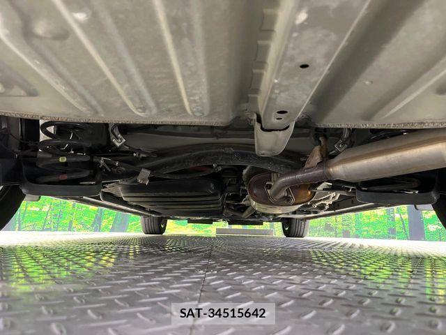 Toyota VOXY HYBRID 2021-12 8832436-19