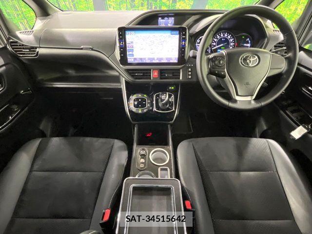 Toyota VOXY HYBRID 2021-12 8832436-4
