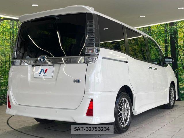 Toyota VOXY HYBRID 2020-11 8832440-16
