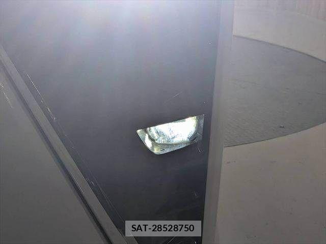 Toyota VOXY HYBRID 2019-08 8832451-14