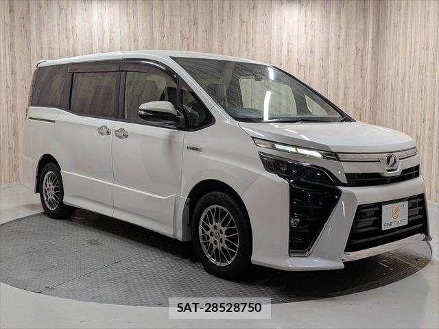 Toyota VOXY HYBRID 2019-08 8832451-17