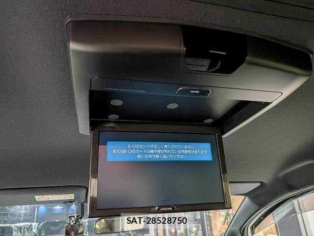 Toyota VOXY HYBRID 2019-08 8832451-6