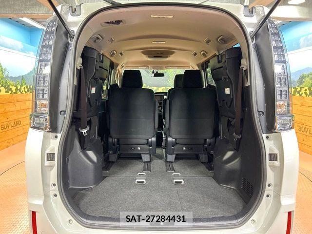 Toyota VOXY HYBRID 2015-10 8832458-10