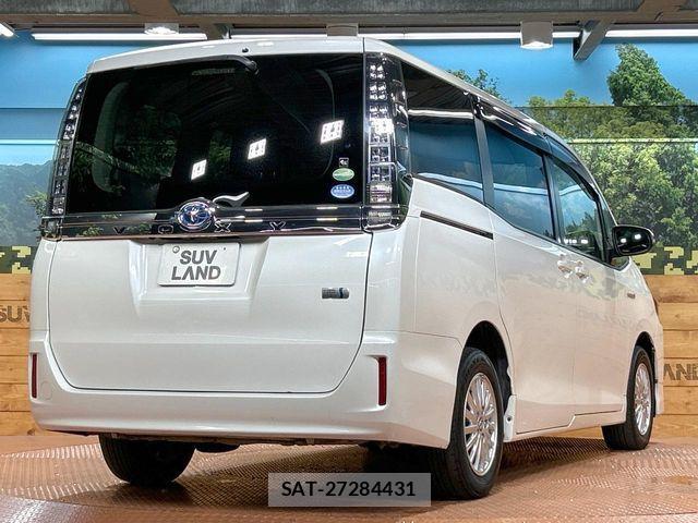 Toyota VOXY HYBRID 2015-10 8832458-17