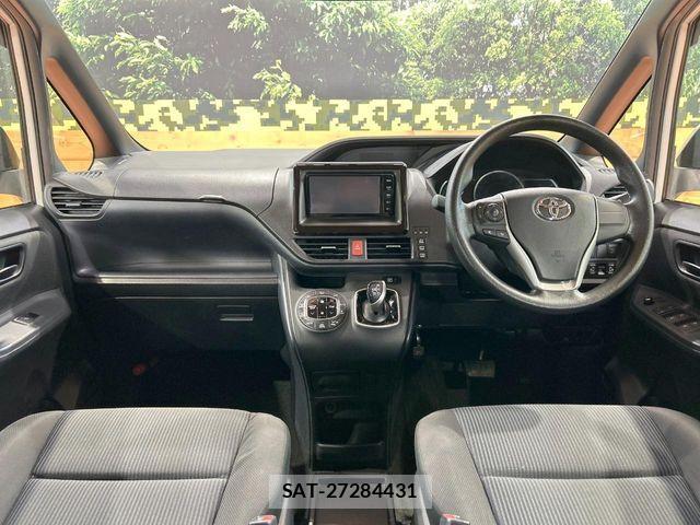 Toyota VOXY HYBRID 2015-10 8832458-1
