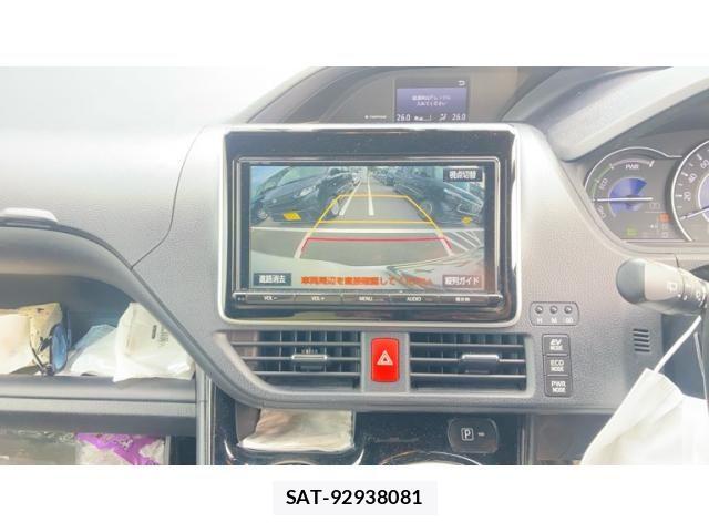 Toyota VOXY HYBRID 2018-03 8832463-17