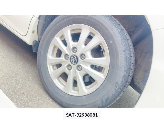 Toyota VOXY HYBRID 2018-03 8832463-5