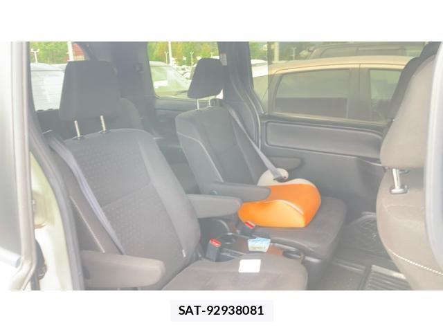 Toyota VOXY HYBRID 2018-03 8832463-7