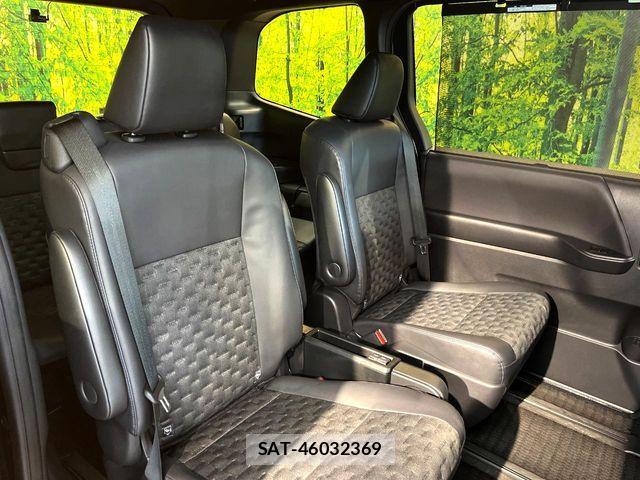 Toyota VOXY HYBRID 2023-09 8832433-9