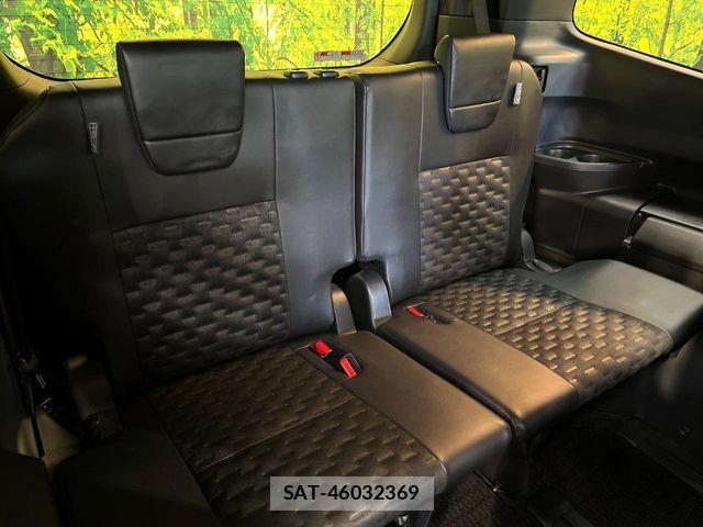 Toyota VOXY HYBRID 2023-09 8832433-10