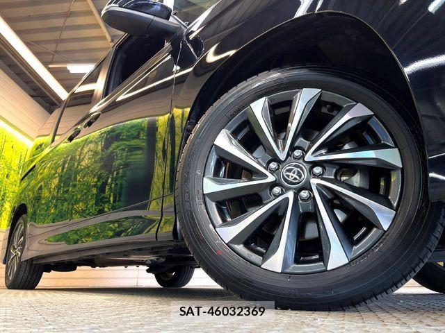 Toyota VOXY HYBRID 2023-09 8832433-13