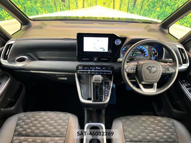 Toyota VOXY HYBRID 2023-09 8832433-1