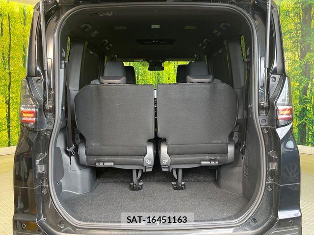 Toyota VOXY HYBRID 2024-09 8851056-10
