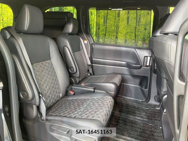 Toyota VOXY HYBRID 2024-09 8851056-8