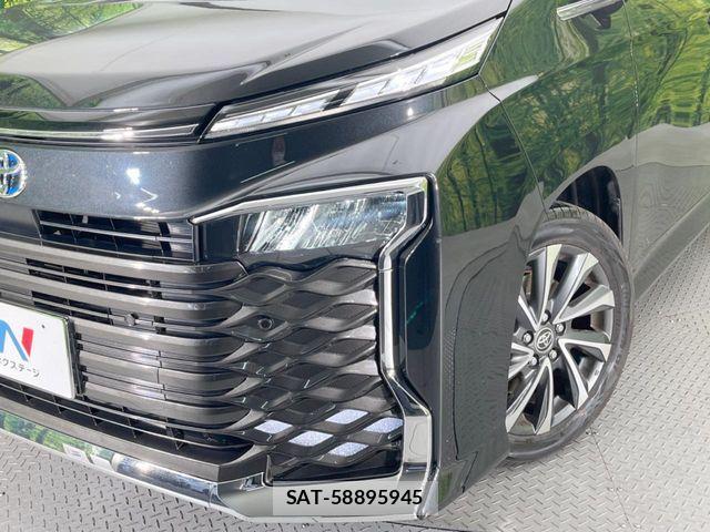 Toyota VOXY HYBRID 2024-12 8851063-12