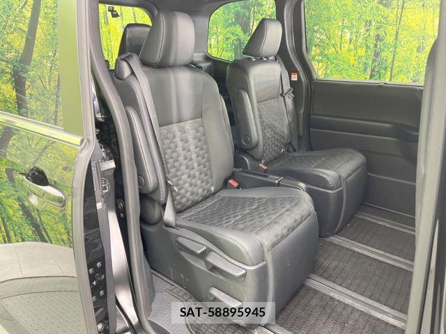 Toyota VOXY HYBRID 2024-12 8851063-8