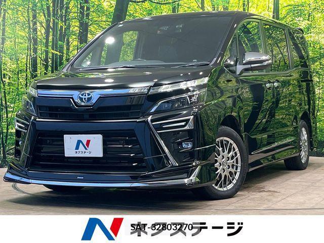Toyota VOXY HYBRID 2021-03 8851066-0