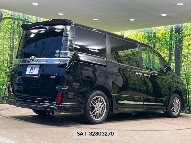 Toyota VOXY HYBRID 2021-03 8851066-18