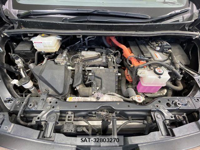 Toyota VOXY HYBRID 2021-03 8851066-19