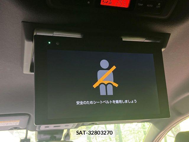 Toyota VOXY HYBRID 2021-03 8851066-2