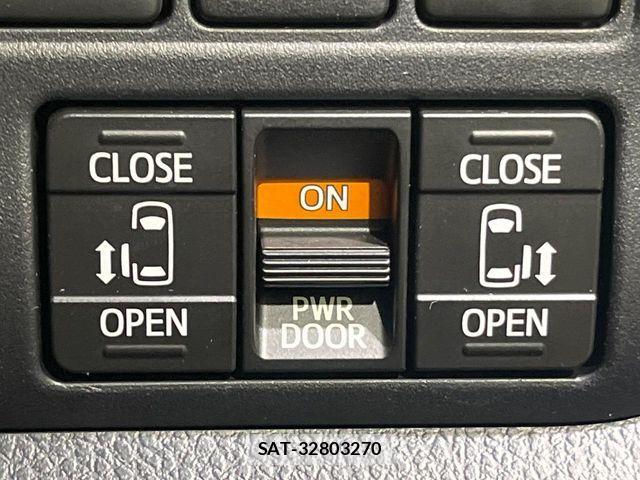 Toyota VOXY HYBRID 2021-03 8851066-6