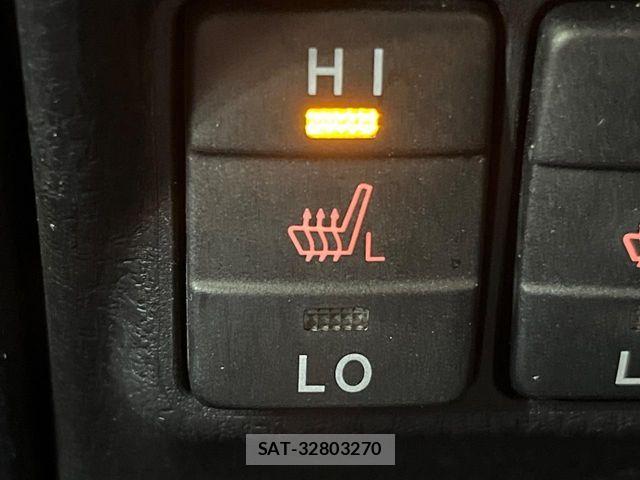 Toyota VOXY HYBRID 2021-03 8851066-7