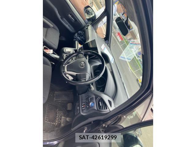 Toyota VOXY HYBRID 2014-05 8851068-18