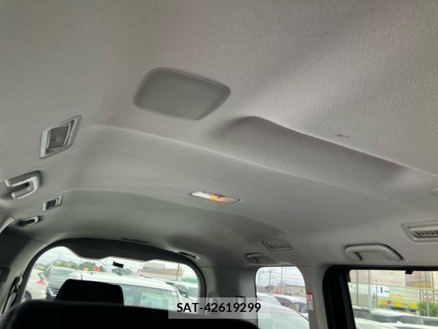 Toyota VOXY HYBRID 2014-05 8851068-21