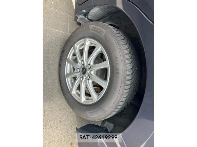 Toyota VOXY HYBRID 2014-05 8851068-8