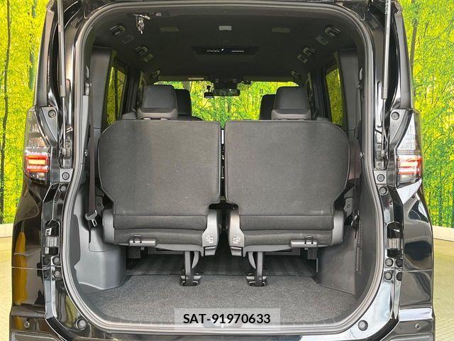 Toyota VOXY HYBRID 2022-04 8851061-10