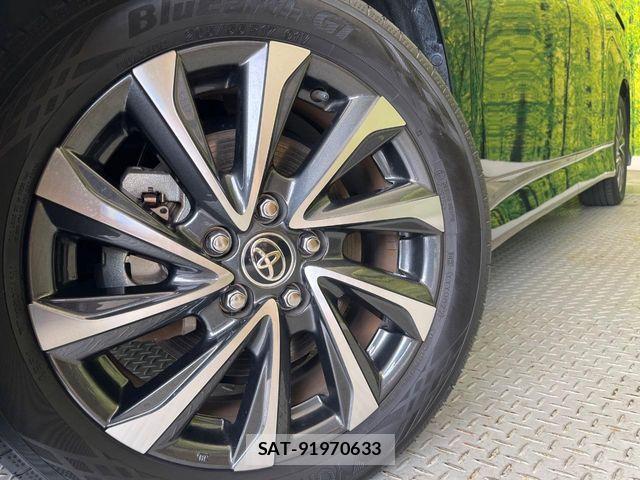 Toyota VOXY HYBRID 2022-04 8851061-13