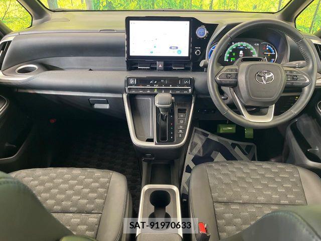 Toyota VOXY HYBRID 2022-04 8851061-1