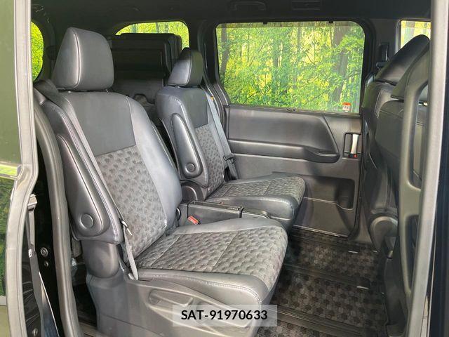 Toyota VOXY HYBRID 2022-04 8851061-8