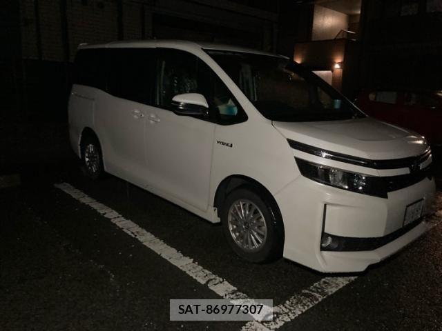 Toyota VOXY HYBRID 2016-02 8851071-1