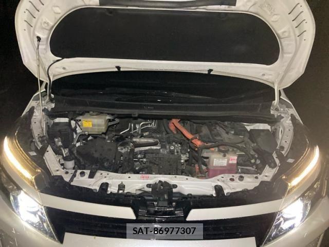 Toyota VOXY HYBRID 2016-02 8851071-7